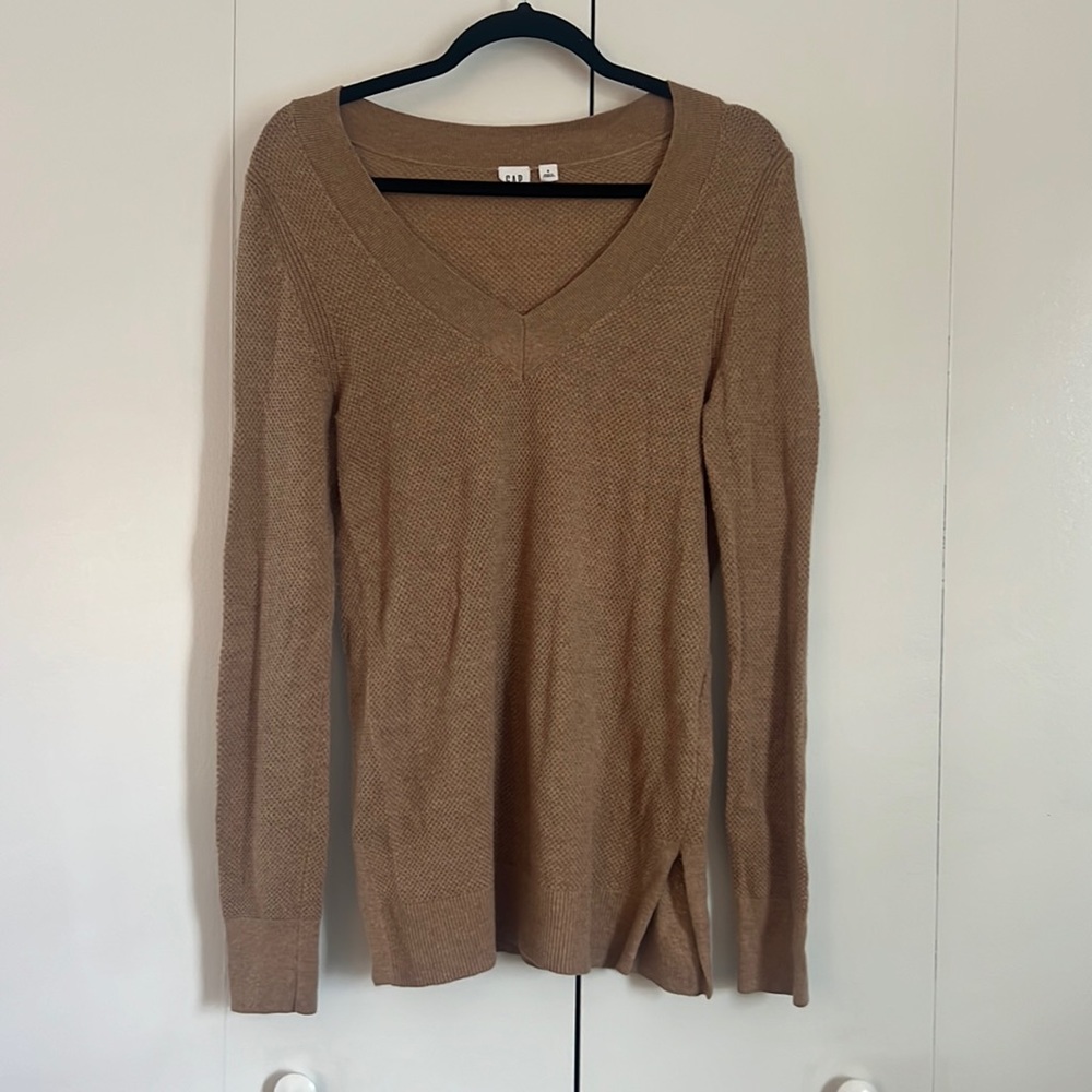 Gap Tan V Neck Sweater size S